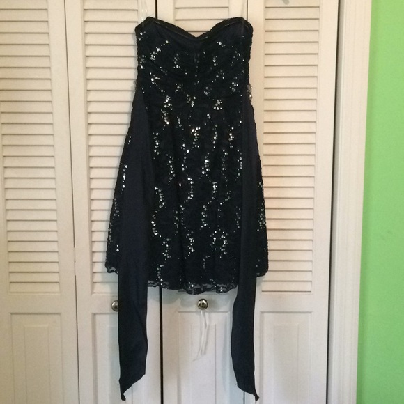 Short, navy blue JCPenny prom dress-only wore once - Picture 2 of 4